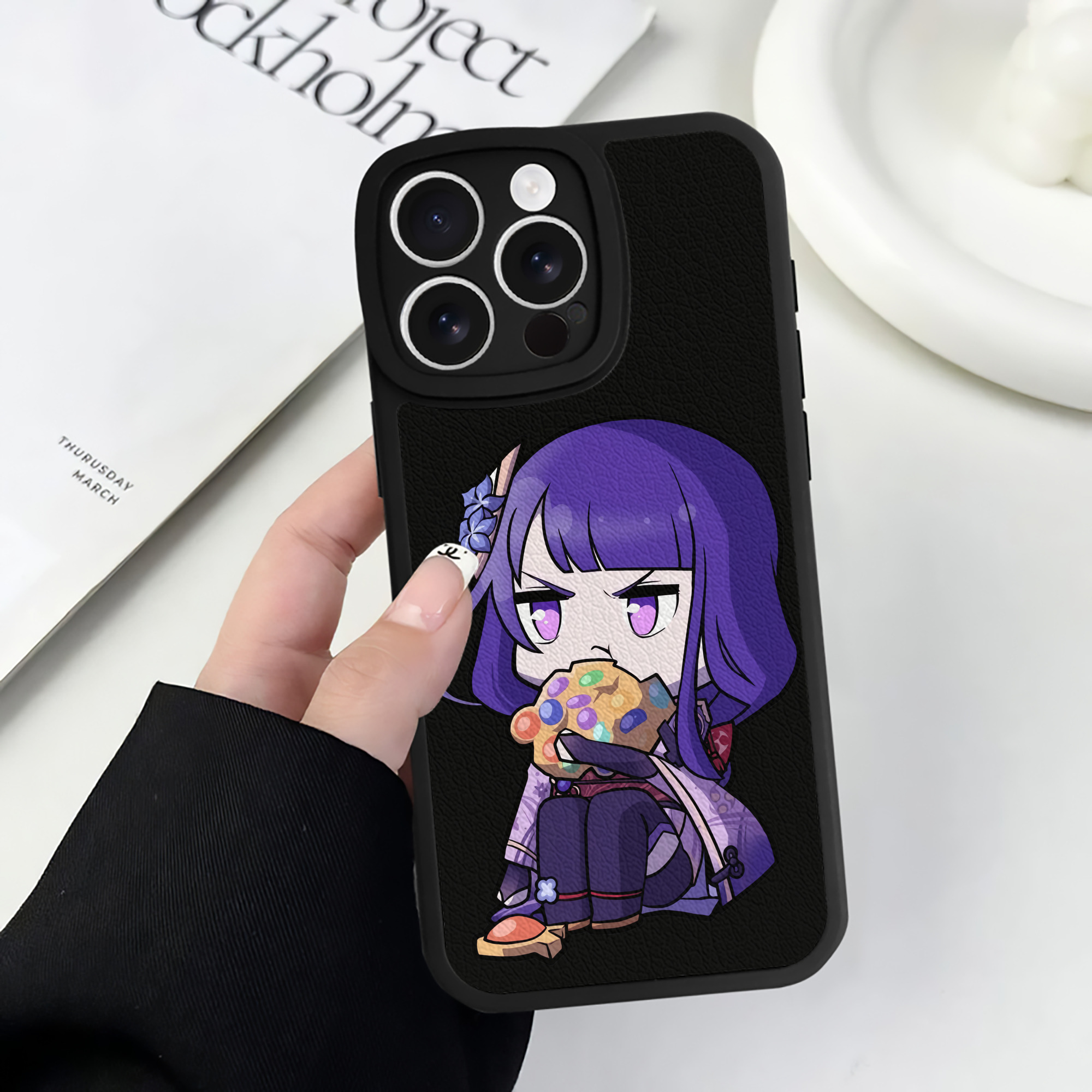 げんし神 雷電将軍 らいでんしょうぐん genshin Raiden Shogun 【iPhone 16シリーズ対応】シリコンスマホケース（レザー調） 材質：シリコン
